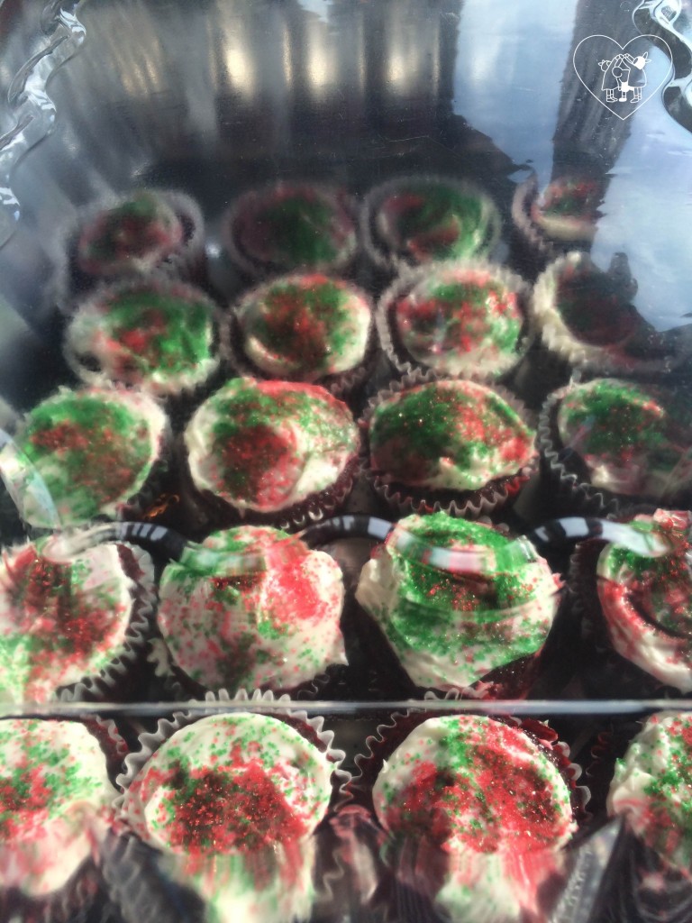 Who doesn't love festive cupcakes?!