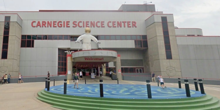 adoption center in pittsburgh near museums